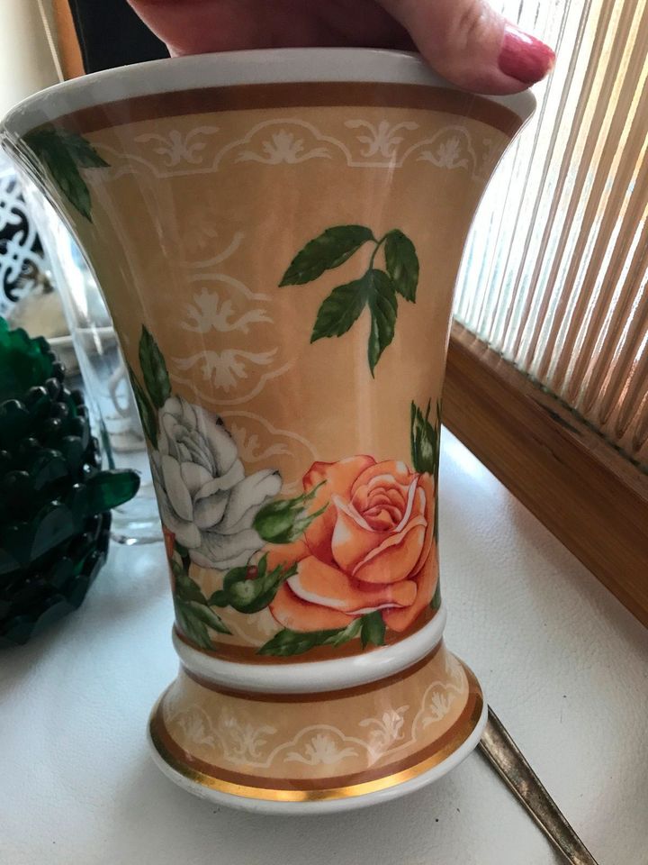 Hutschenreuther Rosen Frühling Vase gross selten in Burgheim