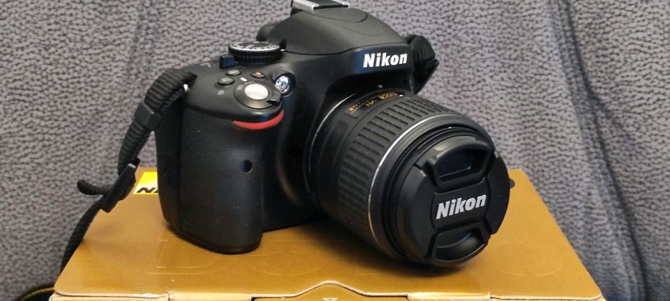 Nikon D5100 Spiegelreflexkamera mit 2 Objektiv wie Neu OVP in Schwerin