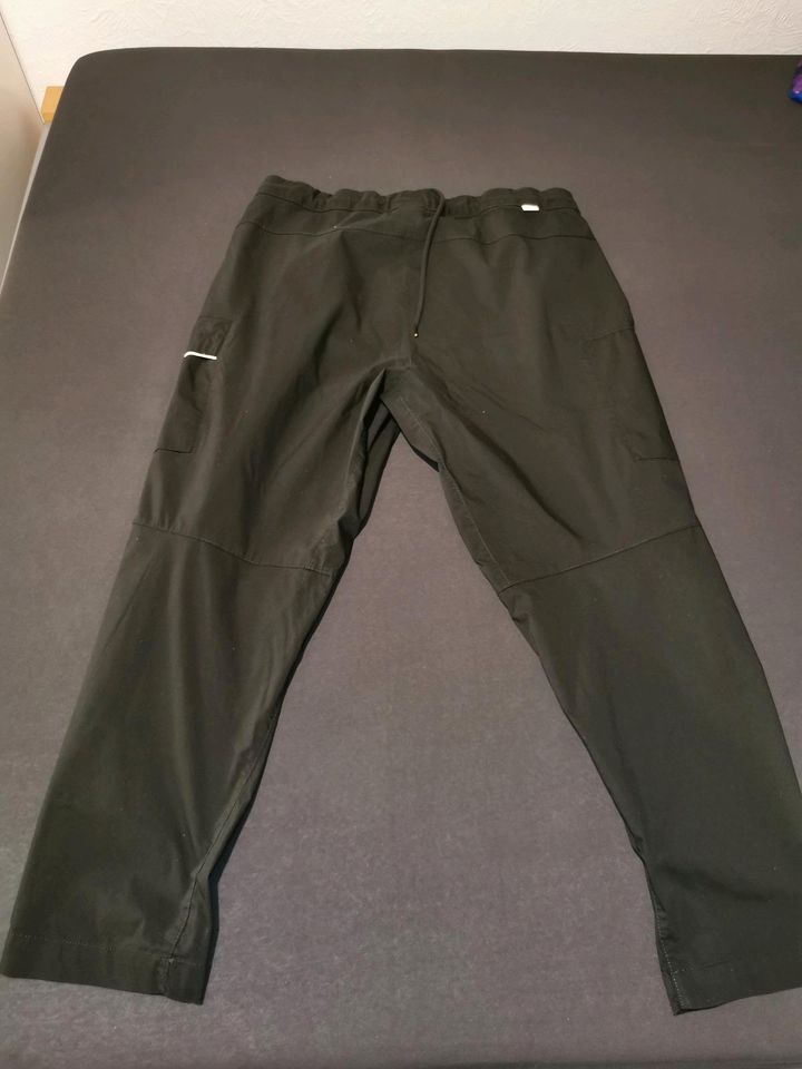 Nike Stoffhose Größe W36 L/XL Top in St. Ingbert