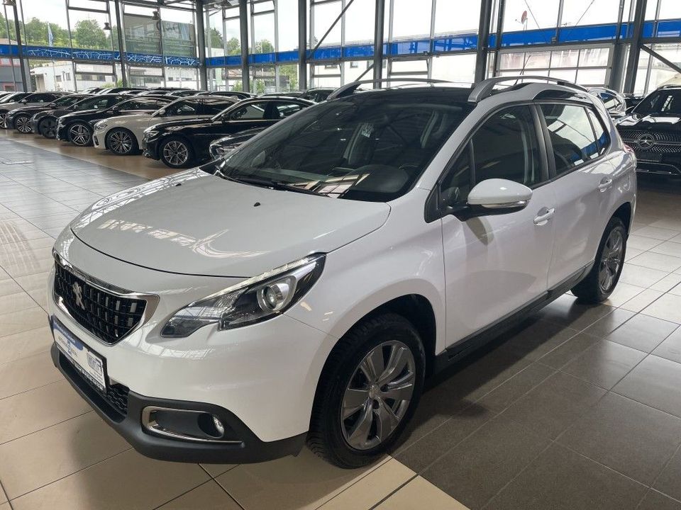 Peugeot 2008 Active Pano. Navi R.Cam SHZ PDC Tempomat in Eitorf