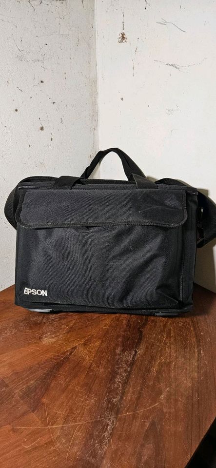 Epson Beamer mit Zubehör und Tasche in Bremen