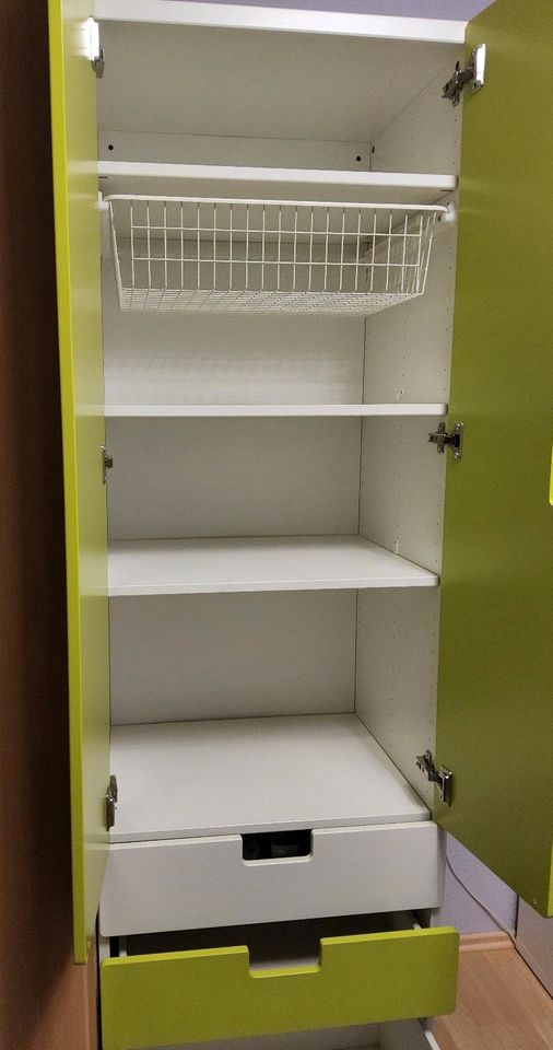 IKEA Kinderzimmer Schrank SMÅSTAD/PLATSA weiß/grün in Ammerndorf