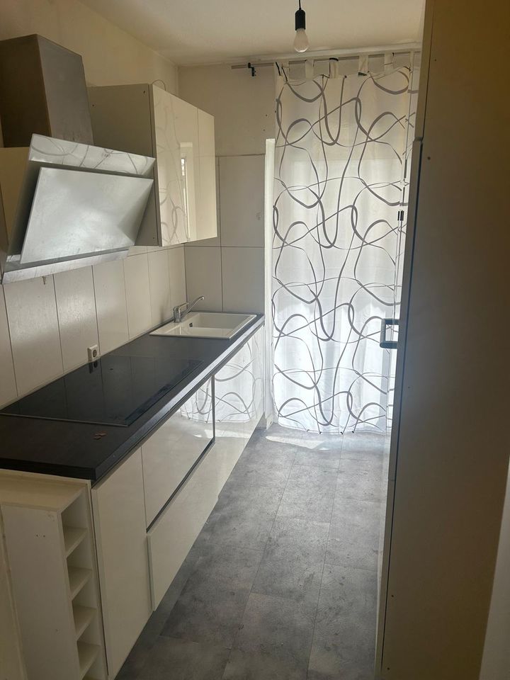 Großzügige 3-Zimmer-Wohnung mit neuer Einbauküche und Balkon in Stuttgart Degerloch in Stuttgart