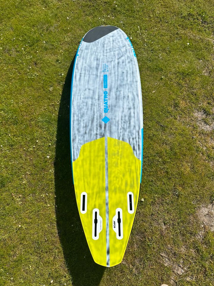 Quatro Cube 2019 81 Liter - wie neu - Windsurf Wave Board in Berlin