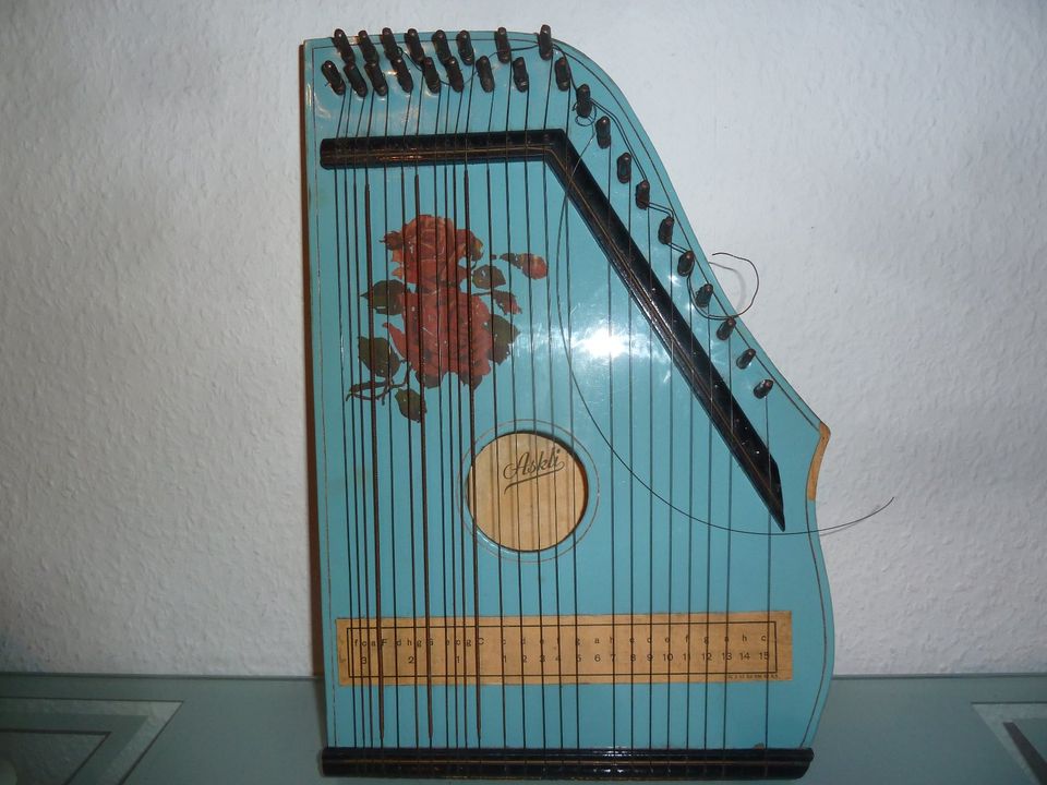 DDR ZEIT 1950 60 ZITHER MUSIK INSTRUMENT ALT ANTIK SPIELZEUG KIND in Schönfels Gem Lichtentanne