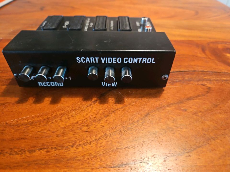 Scart Video Control Switch, Anschluss mehrerer Geräte in Heuchelheim