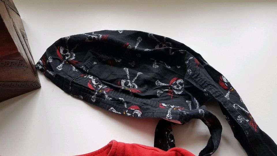Pirat Verkleidung Kostüm Fasching Schatzkiste Kindergeburtstag in Bünde