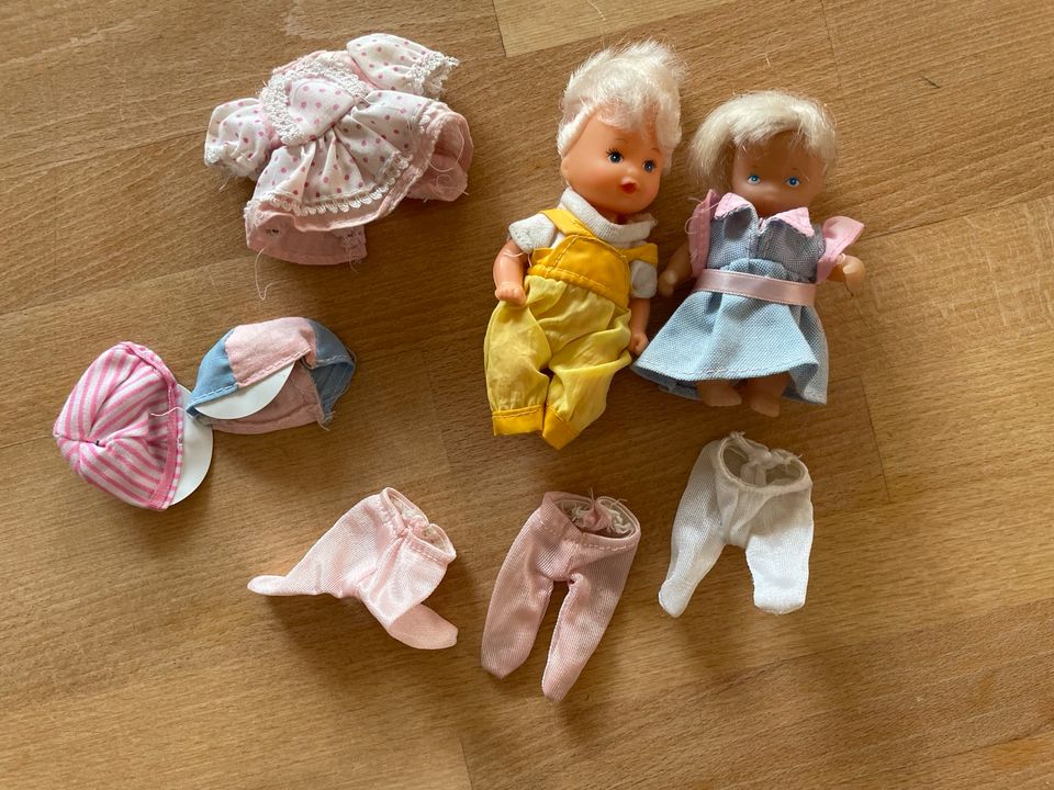 Kleine (Barbie) Baby Püppchen mit Anziehsachen in Neu Ulm