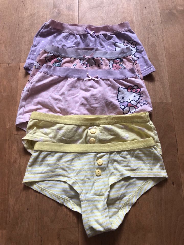 Unterhosen/Slips, 5 Stück, Setpreis, Hello Kitty, Größe 122 in Türkenfeld