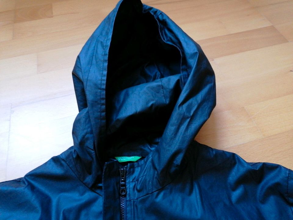 Jacke Regenjacke Benetton Damen Größe M 38 schwarz in Mörfelden-Walldorf