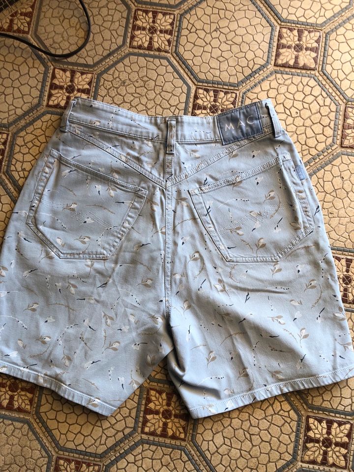 Damen Shorts Größe 40 der Marke MAC in Einhausen