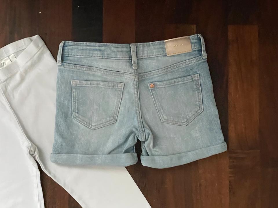 Tolles H&M Set Leggings weiß und Jeans Shorts 122 blau in Mülheim (Ruhr)