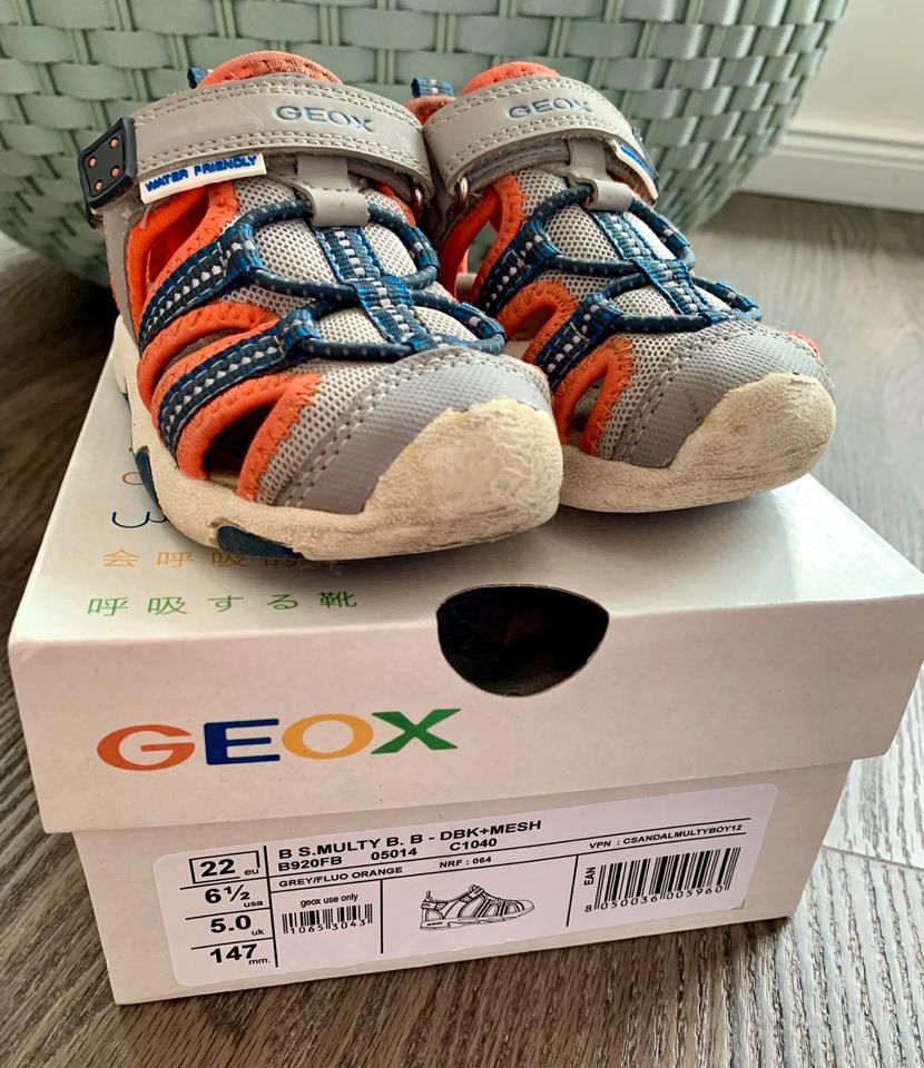 Geox Sandalen / Schuhe Kind Gr. 22 aus 1. Hand in Hamburg