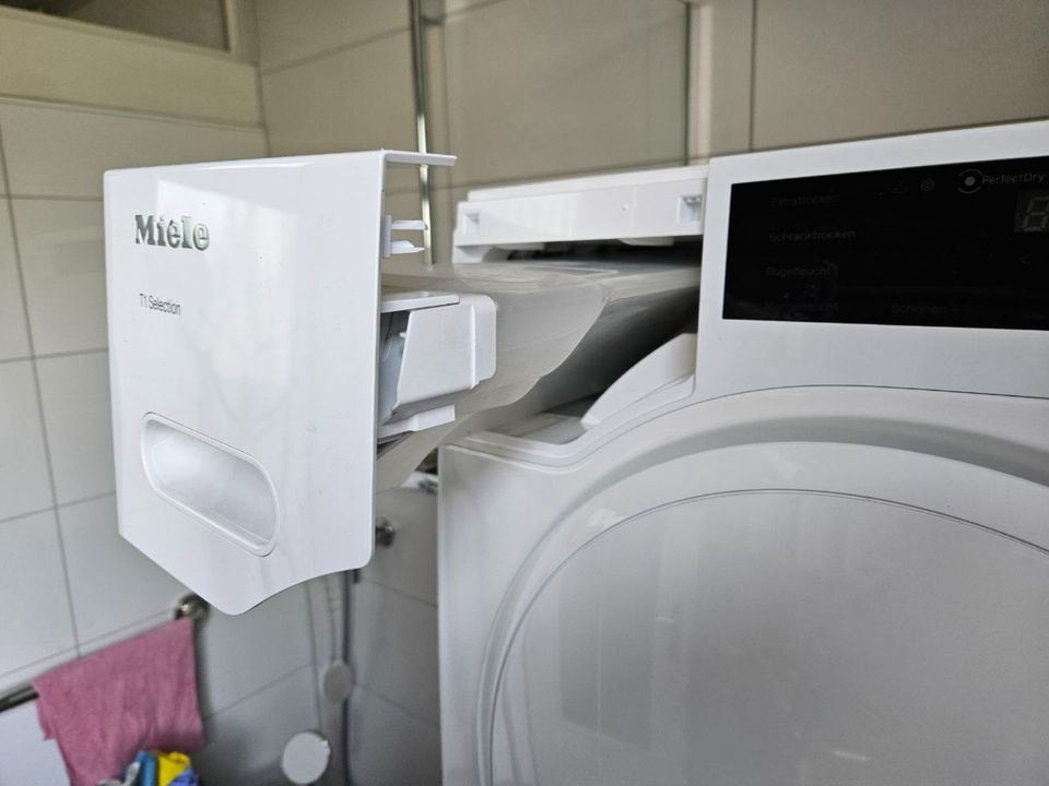Miele Waschmaschine W1 Active und Trockner T1 Selection in Grünstadt