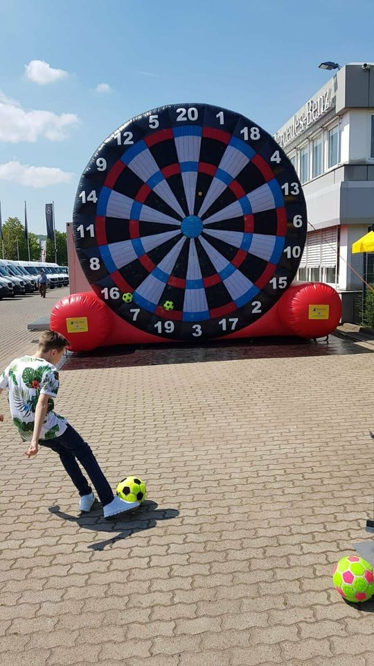 Fußball Dartscheibe mit 5m Durchmesser vom PROFI mieten! 5x7m in Porta Westfalica