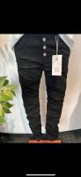 Karo Star Jeans in schwarz mit Stretch und Knöpfen neu Essen - Steele Vorschau