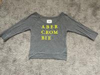 Abercrombie & Fitch lockeres Oberteil grau Schulterfrei M Nordrhein-Westfalen - Krefeld Vorschau