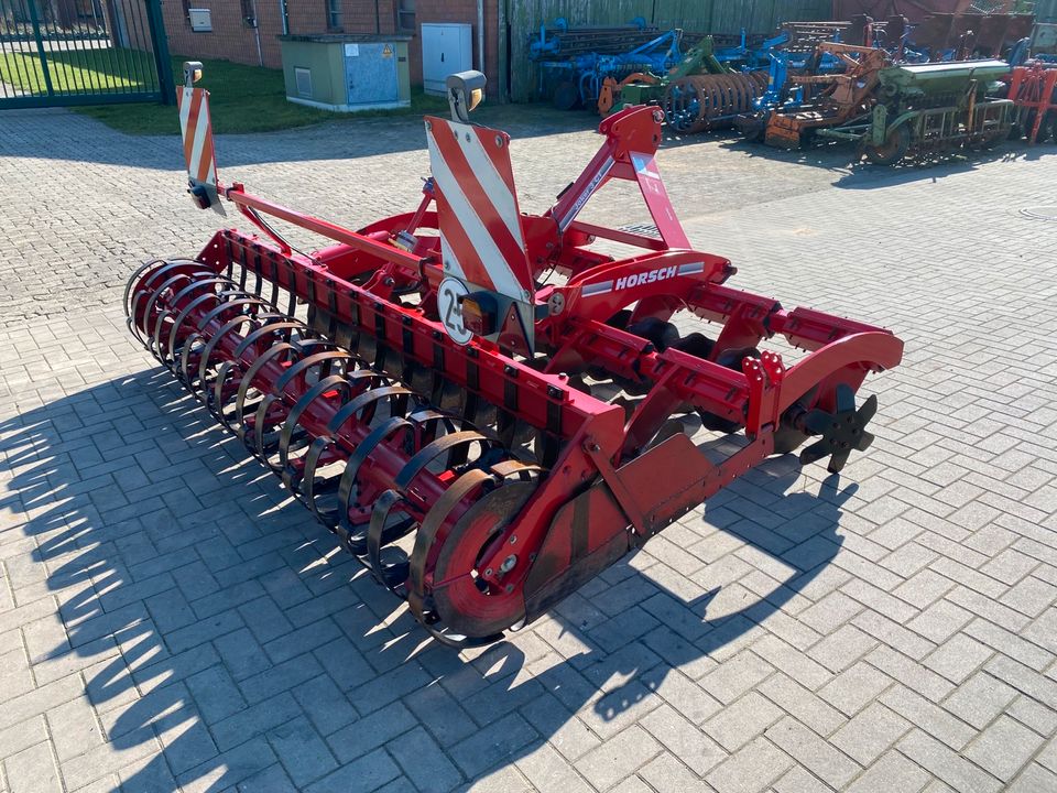 Horsch Joker 3 CT Kurzscheibenegge 3 Meter Telleregge in Wagenfeld