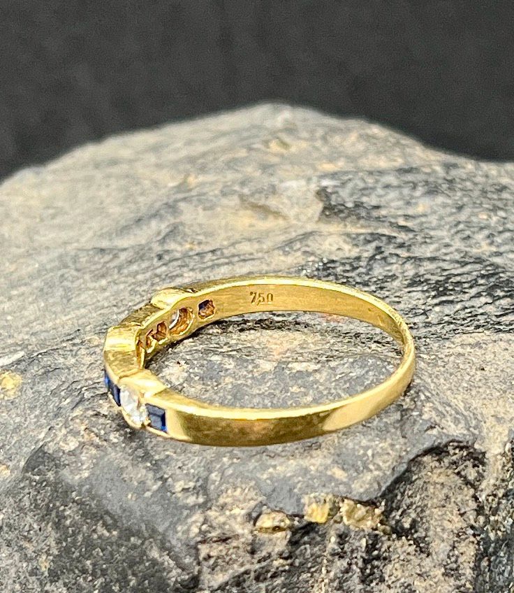 Wunderschöner Ring mit 3 Diamanten & 6 Saphire / 750 Gelbgold 18K in Friedberg (Hessen)