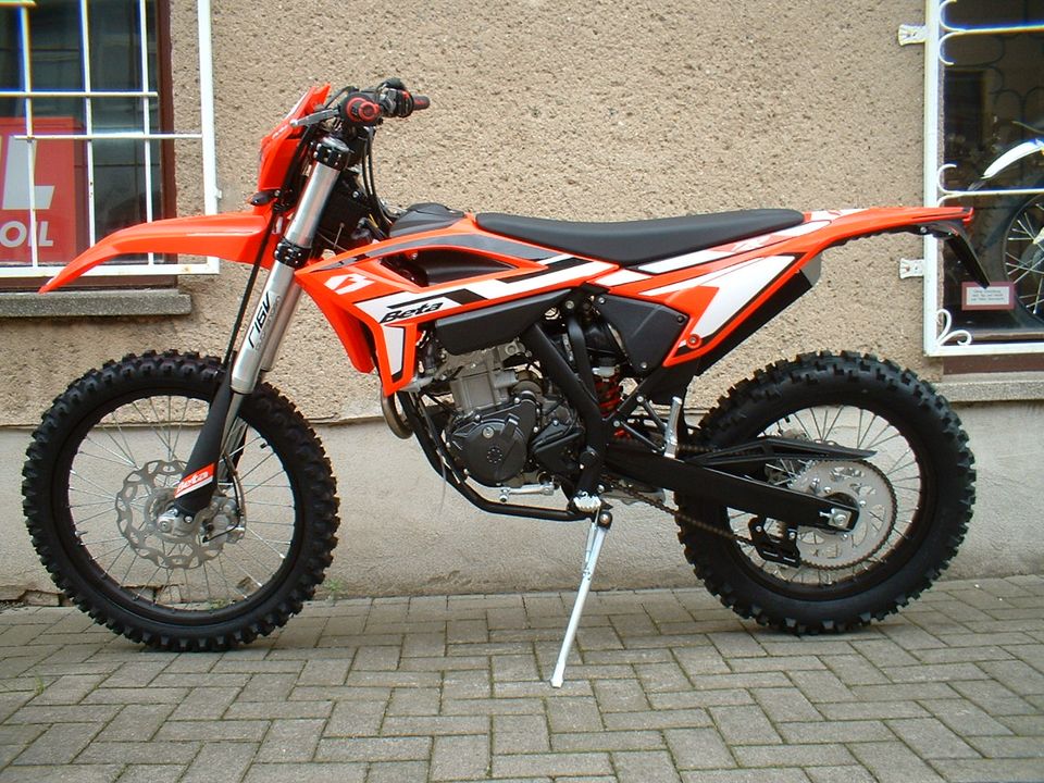 Beta RR 4T 125 Enduro T Neufahrzeug, in rot am Lager! in Aschersleben