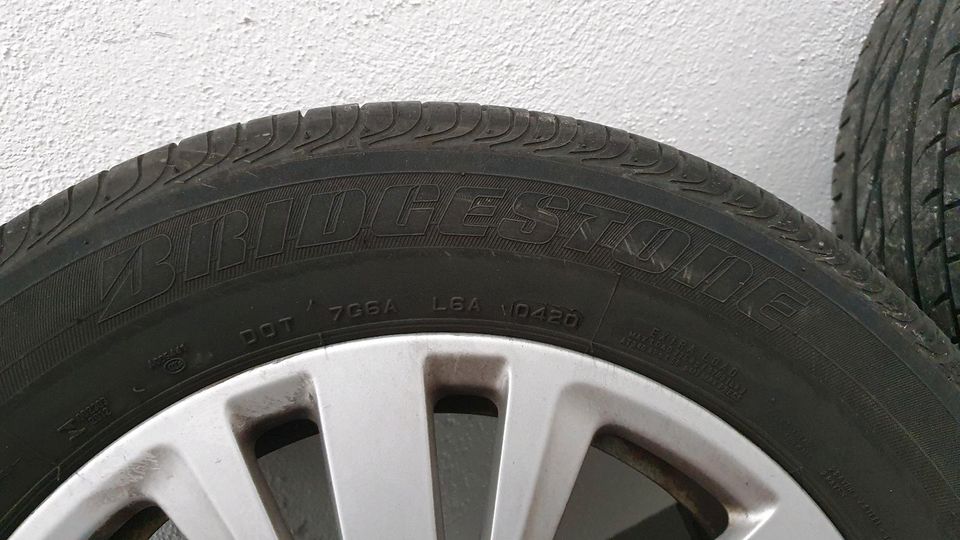 Audi 2 Sommerreifen Felgen Bridgestone 225 55 16 in Rodgau