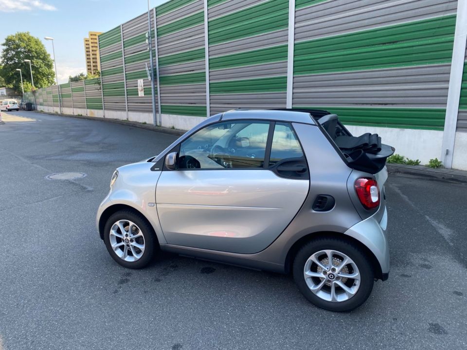 Smart ForTwo Cabrio | Navi | Allwetter | Ambiente in Hamburg