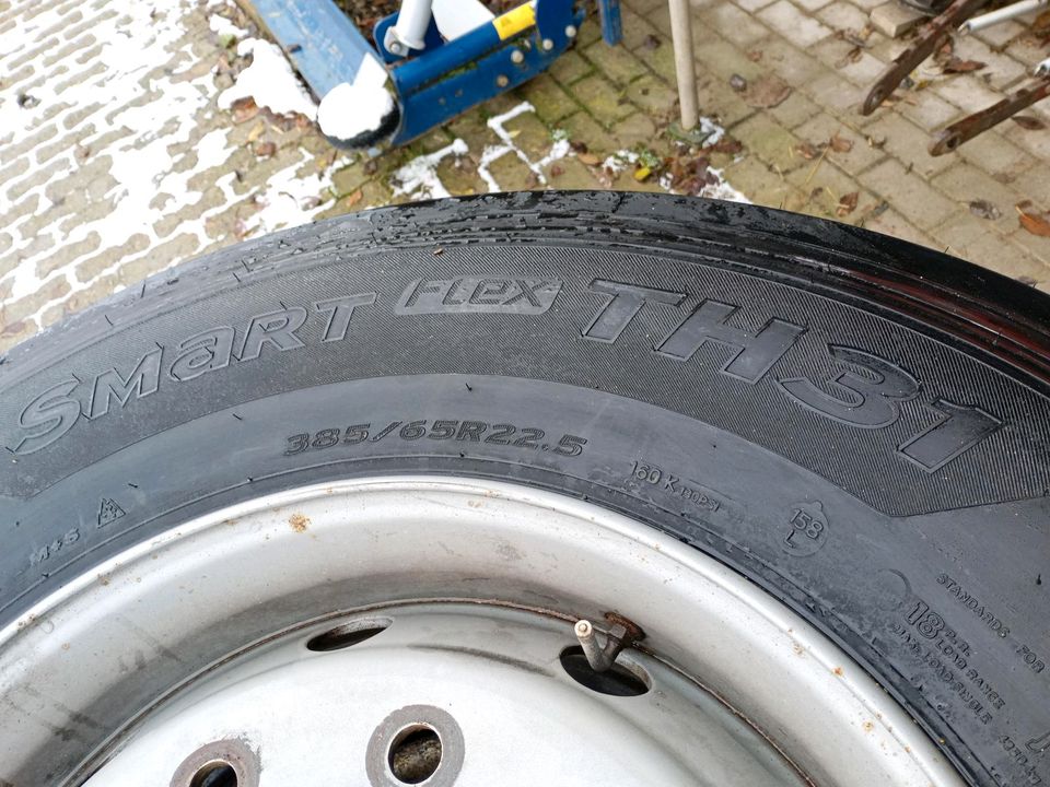 Reifen auf Felge 385/65 R22.5 neu Hankook Lkw Auflieger in Dettelbach