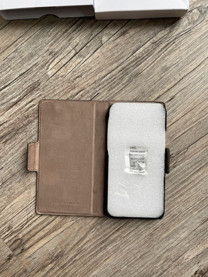 Ideal of Sweden iPhone 12 / 12 Pro Atelier Wallet Handy Hülle in Radolfzell am Bodensee