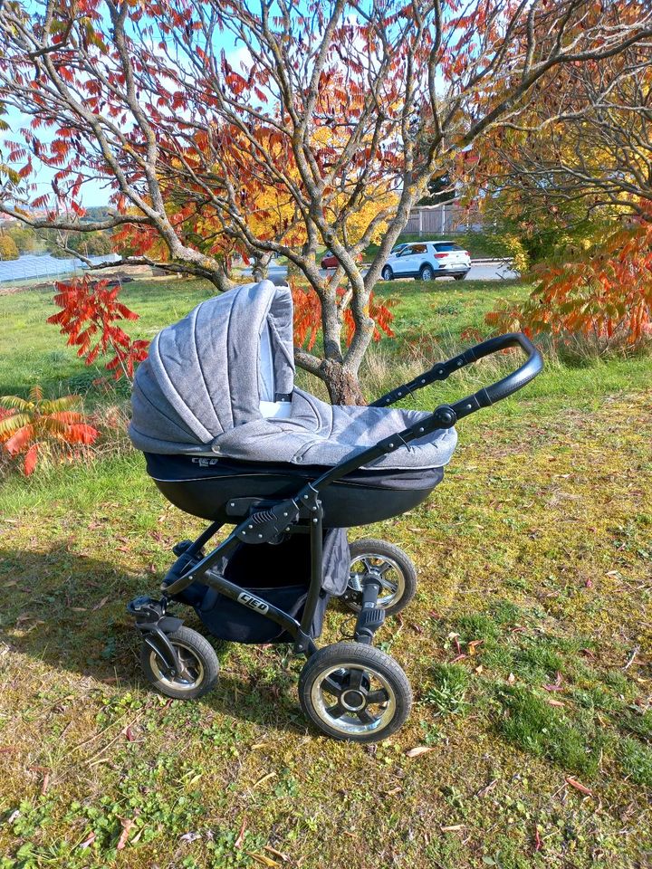 CLEO Kombi-Kinderwagen 2 in 1 in Neustadt an der Orla