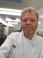 Koch steht für schnellen Einsatz in der Küche zur Verfügung Niedersachsen - Gnarrenburg Vorschau