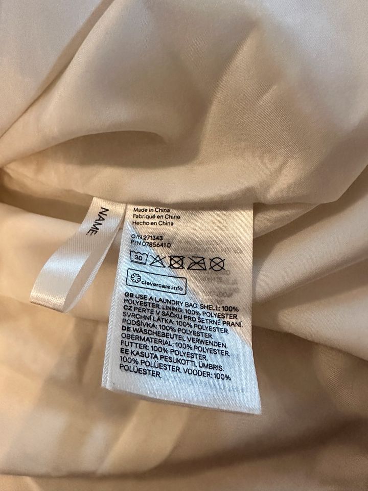 Sehr schönes Paillettenkleid von H&M in Größe 128 in Bokensdorf