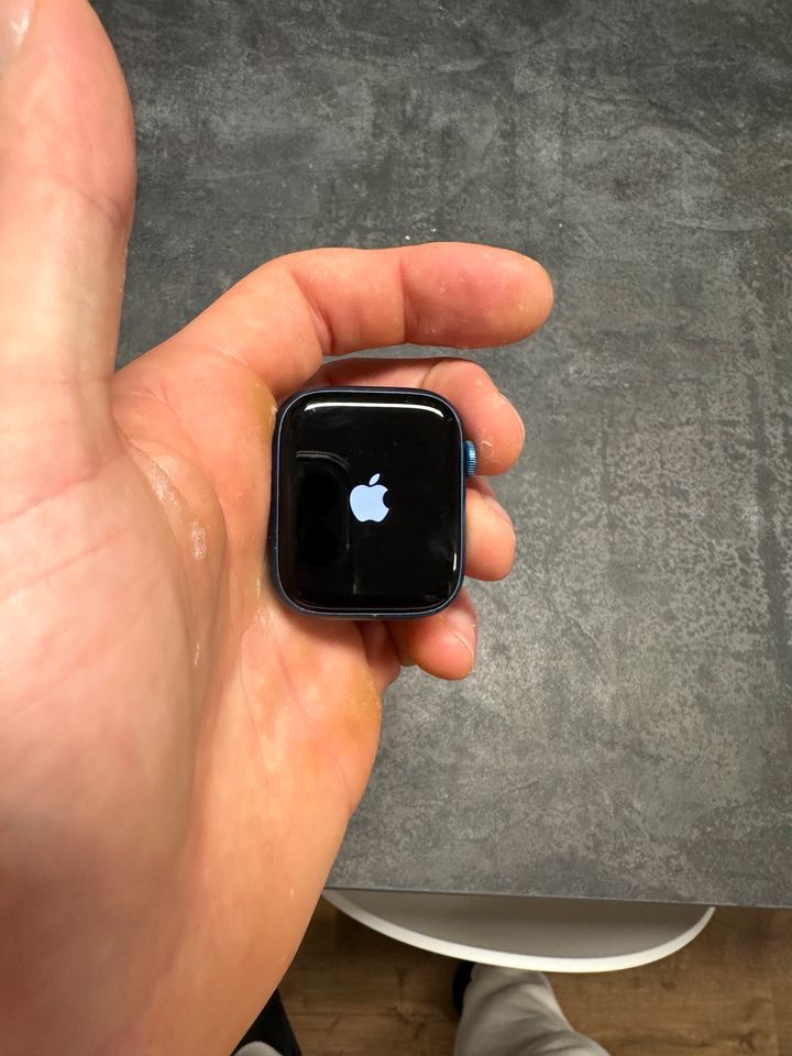 Apple Watch 7 45mm Blau mit GPS und LTE in Lübeck