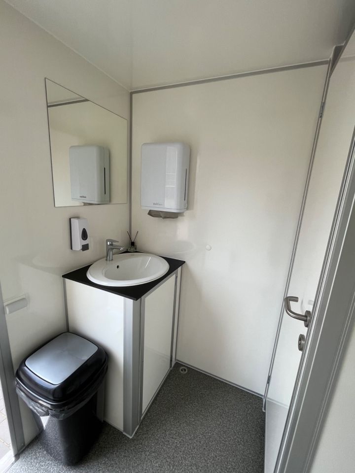Toilettenwagen, Toilettenanhänger, WC Anhänger, Miet WC, Beheizt. in Uetze