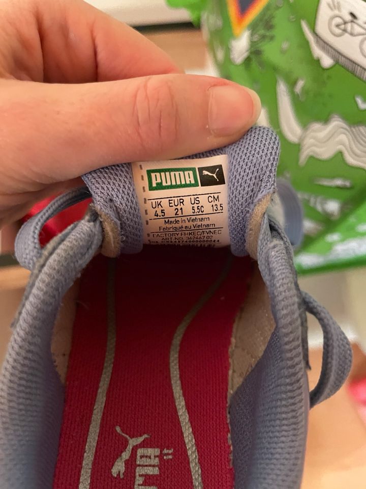 Schuhe Sneaker Puma Gr. 21 in Bad Abbach