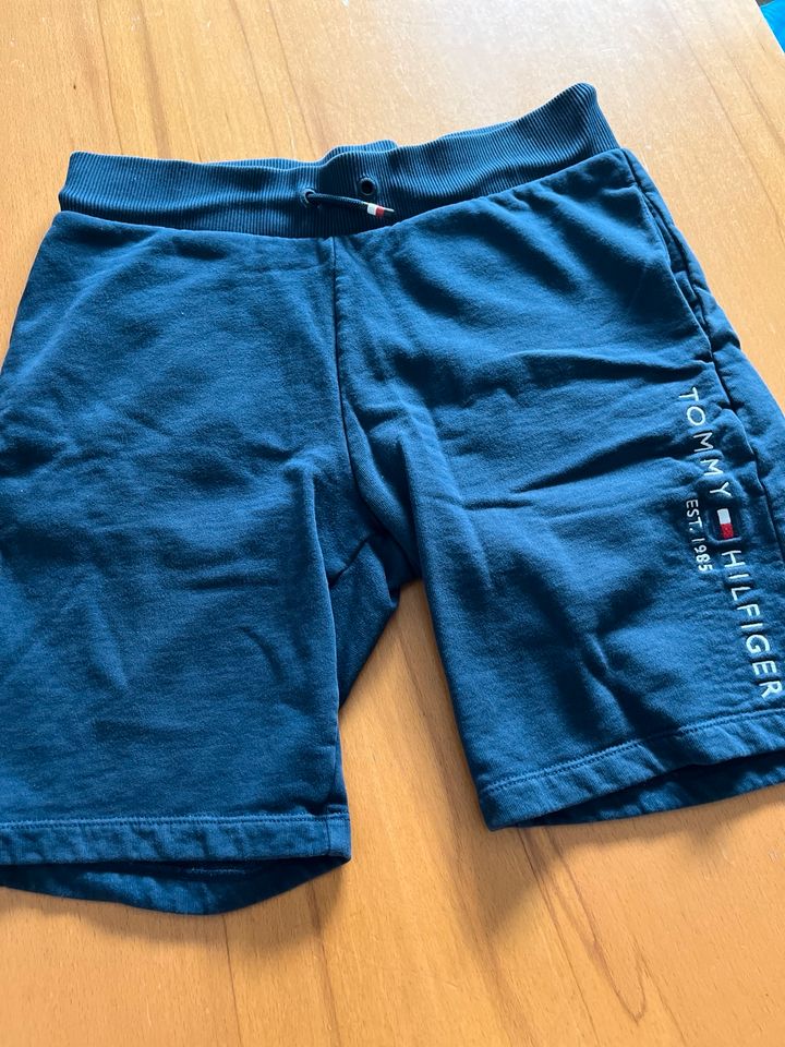 Tommy Hilfiger Shorts Gr. 164 in Waldrach