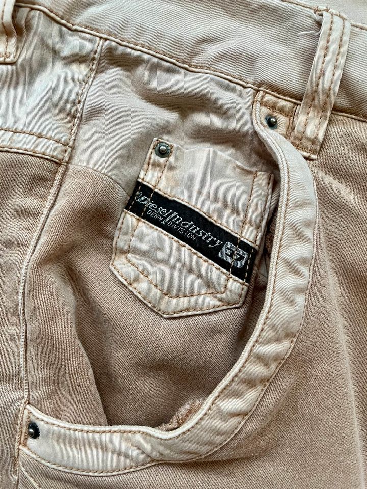 Chinohose von Diesel, beige/sandfarben, Größe 28 in Essen