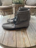 Minnetonka grau 42 neu! Niedersachsen - Seevetal Vorschau