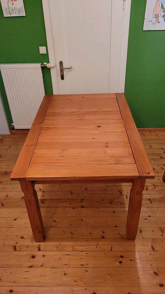 Tisch / Esstisch Massiv Holz 140 × 92 cm in Nidderau