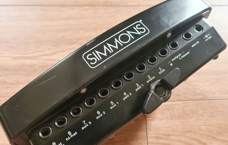 Simmons SDHB2 E-Drum mit 3 Drum-Pads und Triggern in Herbrechtingen