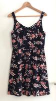 Sommer Kleid Romantisch Rosen Only Größe S (36) - NEU!! Hessen - Viernheim Vorschau