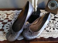 Wunderschöne Clarks - Ballerinas mit leichten Absatz -Gr. 36 -3,5 Stuttgart - Stuttgart-Ost Vorschau