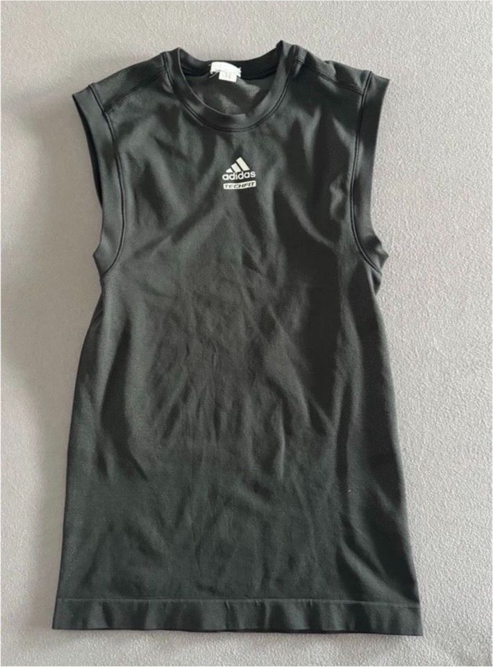 ADIDAS Funktions Tank Top Herren Sport Gr. M schwarz ClimaCool in Hüffelsheim