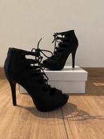 Catwalk Plateau Peeptoe High Heels 38 schwarz Brandenburg - Cottbus Vorschau