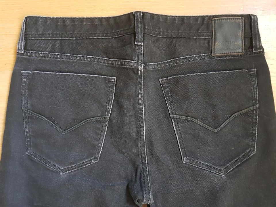 Guess Jeans Herren Größe L Desmond Relaxed Straight 88cm Bund in Wiesbaden