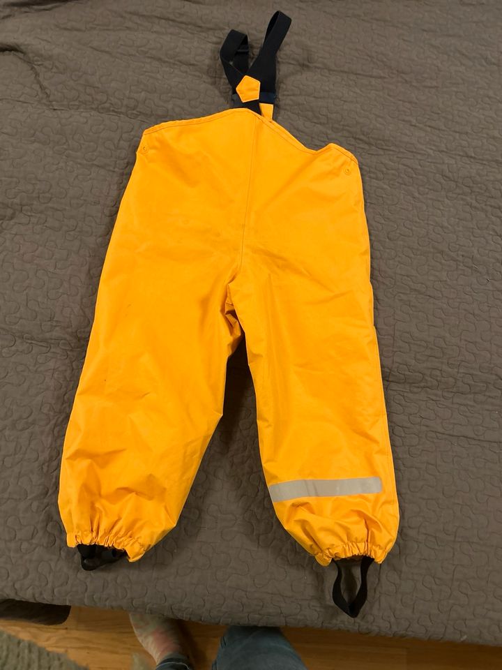 Regenhose Größe 98-104 von Tchibo in Hamburg