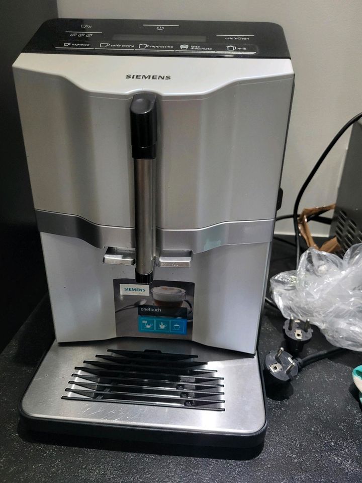 Kaffeevollautomat Siemens EQ300 in Saarbrücken