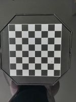 Schach Brett Spiel schwarz weiß Lederoptik Brettspiel Hessen - Rotenburg Vorschau