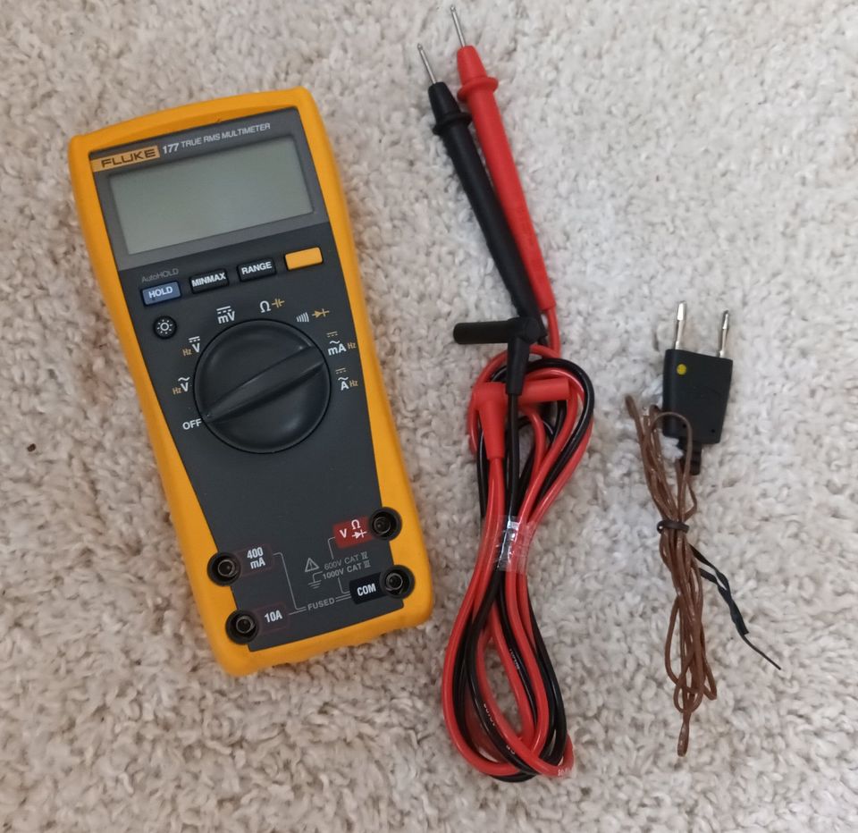 Fluke Multimeter Digital-Multimeter 177 mit Messleitungen in Fensterbach