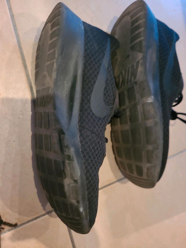 Nike Turnschuhe Größe 41 in Mülheim-Kärlich