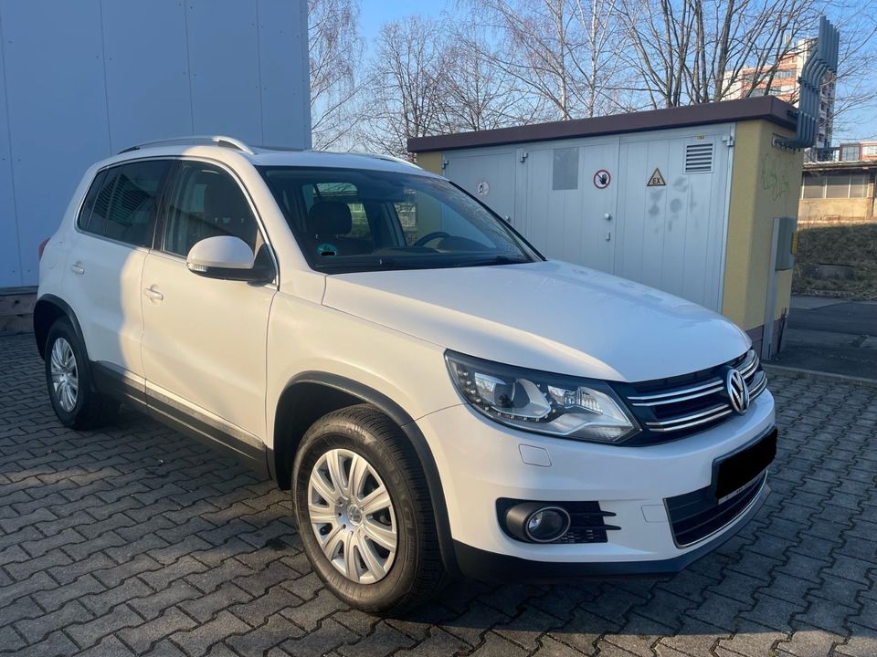 Volkswagen Tiguan 2.0 TSI 4Motion NAVI LEDER SHZ AHK in Leipzig